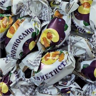 Śliwka z orzechem włoskim w białej czekoladzie