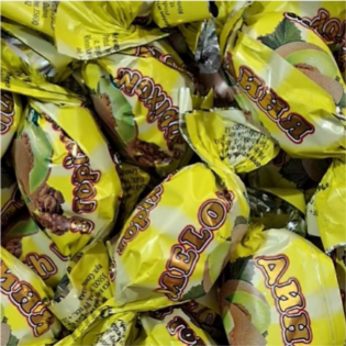 Melon z orzechem włoskim w czekoladzie